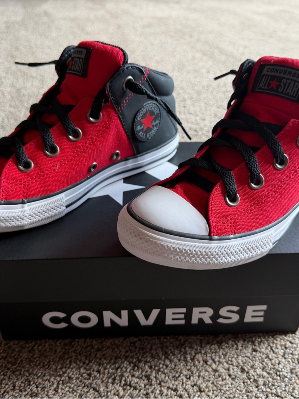 Converse CTAS Axel Mid University Red Black Junior Size 3 NIB